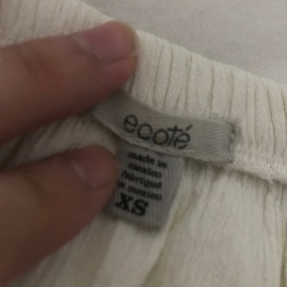 Urban Outfitters Off the Shoulder Top - Picture 2 of 3